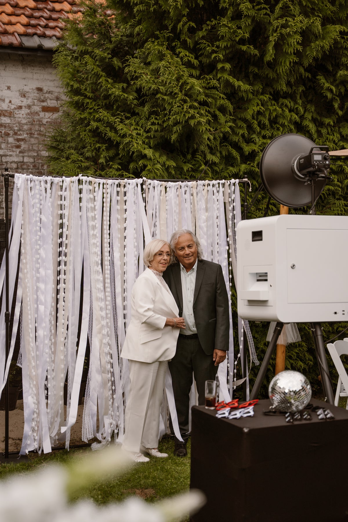 photobooth bruiloft white whisper backdrop in nederland